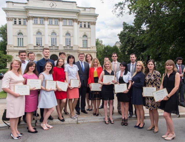 Українські випускники програми ім. Кіркланда 2016-2017 рр. з віце-консулом посольства України у Варшаві